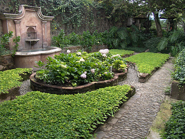 Lobby2Courtyard